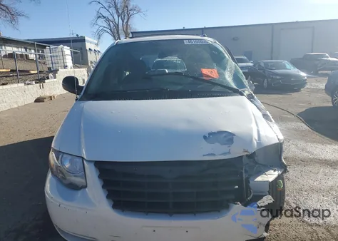 2006 Chrysler Town & Country Touring z USA, uszkodzony, nr VIN 2A4GP54L46R900596